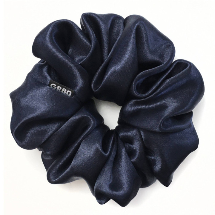 Prémium minőségű, indigókék szatén selyem óriás scrunchie / hajgumi. Átmérője kb. 16 cm