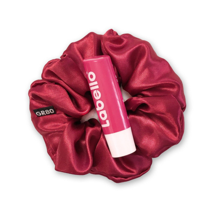 Bordó hajgumi (scrunchie) prémium minőségű, vastagabb szatén selyemből. Átmérője kb. 12 cm