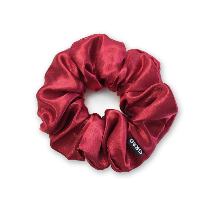 Bordó hajgumi (scrunchie) prémium minőségű, vastagabb szatén selyemből. Átmérője kb. 12 cm