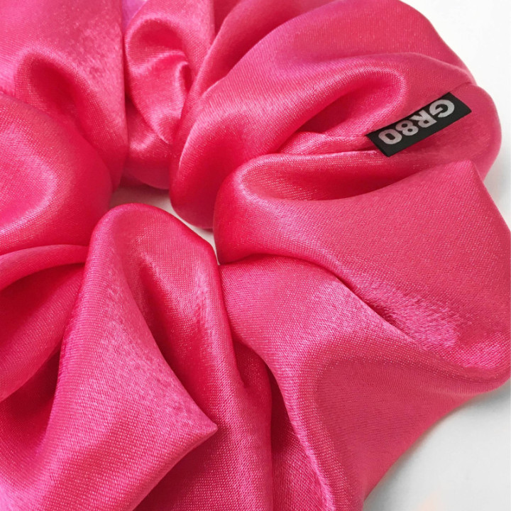 Óriás méretű, prémium minőségű, pink színű szatén selyem scrunchie / hajgumi. Átmérője kb. 16-17 cm