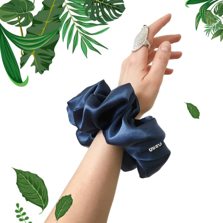 Óriás, sötétkék szatén selyem hajgumi, scrunchie