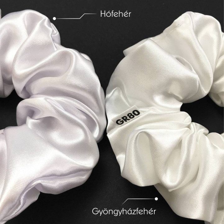 Gyöngyház fehér selyem hajgumi (scrunchie) prémium minőségű szaténból. Átmérője kb. 12 cm