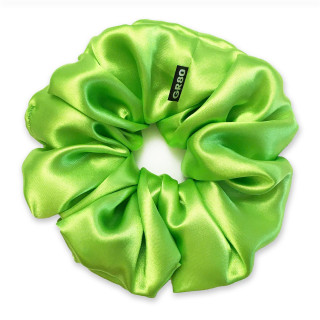 Óriás méretű, prémium minőségű, kiwizöld (neonzöld) színű szatén selyem scrunchie / hajgumi. Átmérője kb. 16-17 cm
