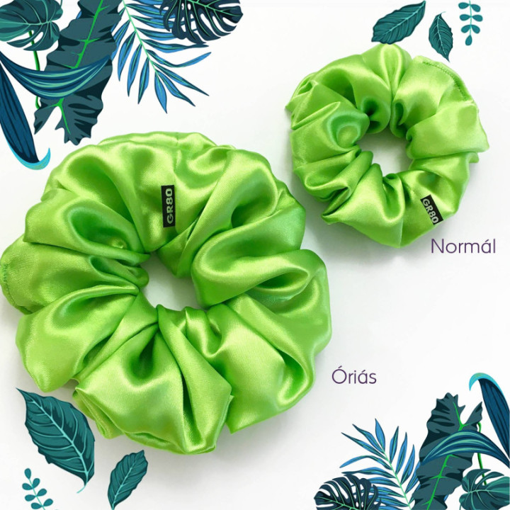 Óriás méretű, prémium minőségű, kiwizöld (neonzöld) színű szatén selyem scrunchie / hajgumi. Átmérője kb. 16-17 cm