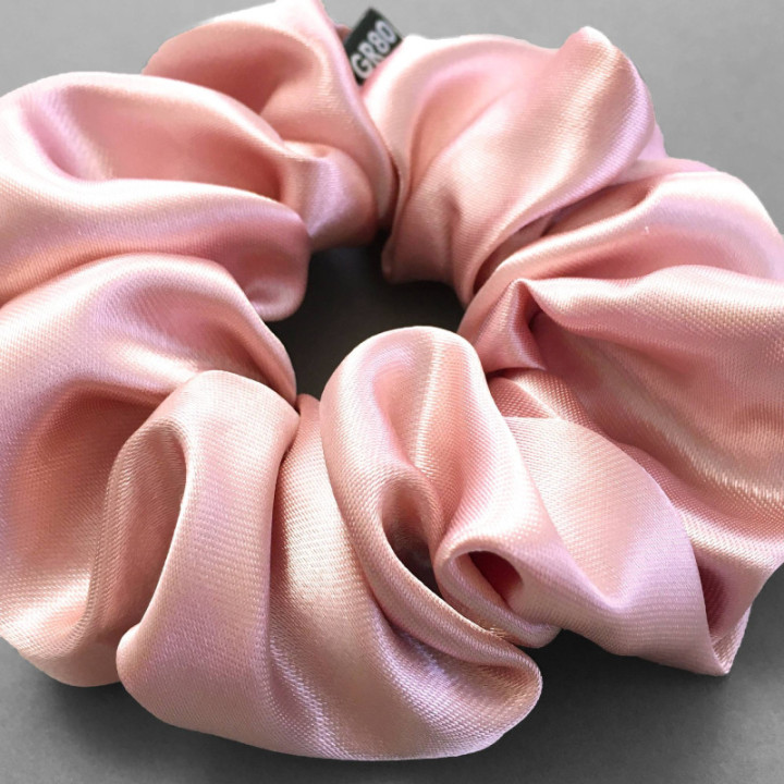 Óriás méretű, prémium minőségű, rosegold színű szatén selyem scrunchie / hajgumi. Átmérője kb. 16-17 cm