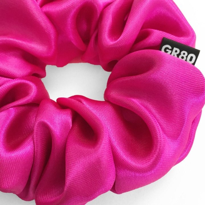 Prémium minőségű, magenta (ciklámen) színű szatén selyem scrunchie / hajgumi. Átmérője kb. 12 cm