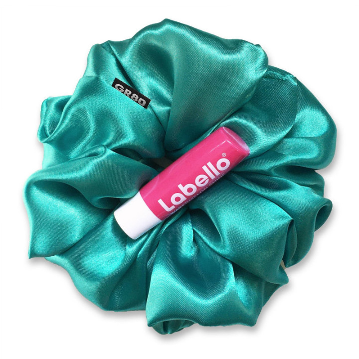 Óriás méretű, prémium minőségű, türkiz színű szatén selyem scrunchie / hajgumi. Átmérője kb. 16-17 cm