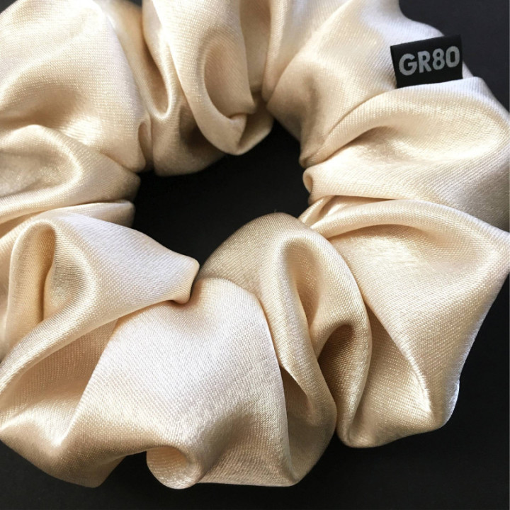 Ekrü szett: selyem arcmaszk + hajgumi (scrunchie)