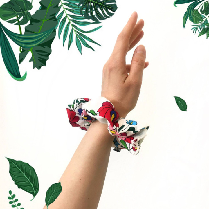 Kalocsai mintás hajgumi scrunchie minőségi 100% pamutból | FEHÉR