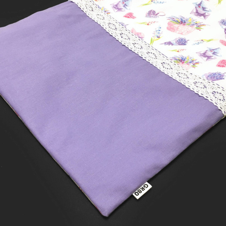 Levendula lila kenyérzsák pamut csipke dísz csíkkal. Textil kenyértartó, belül PUL anyaggal bélelt