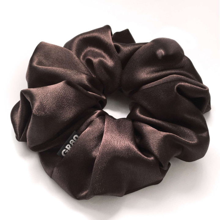 Órás méretű, csokibarna színű, prémium minőségű selyemszatén hajgumi scrunchie